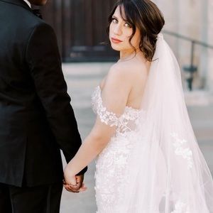 💎 STUNNING! 💎 Wedding Dress!! Essence of Australia — Size 10!